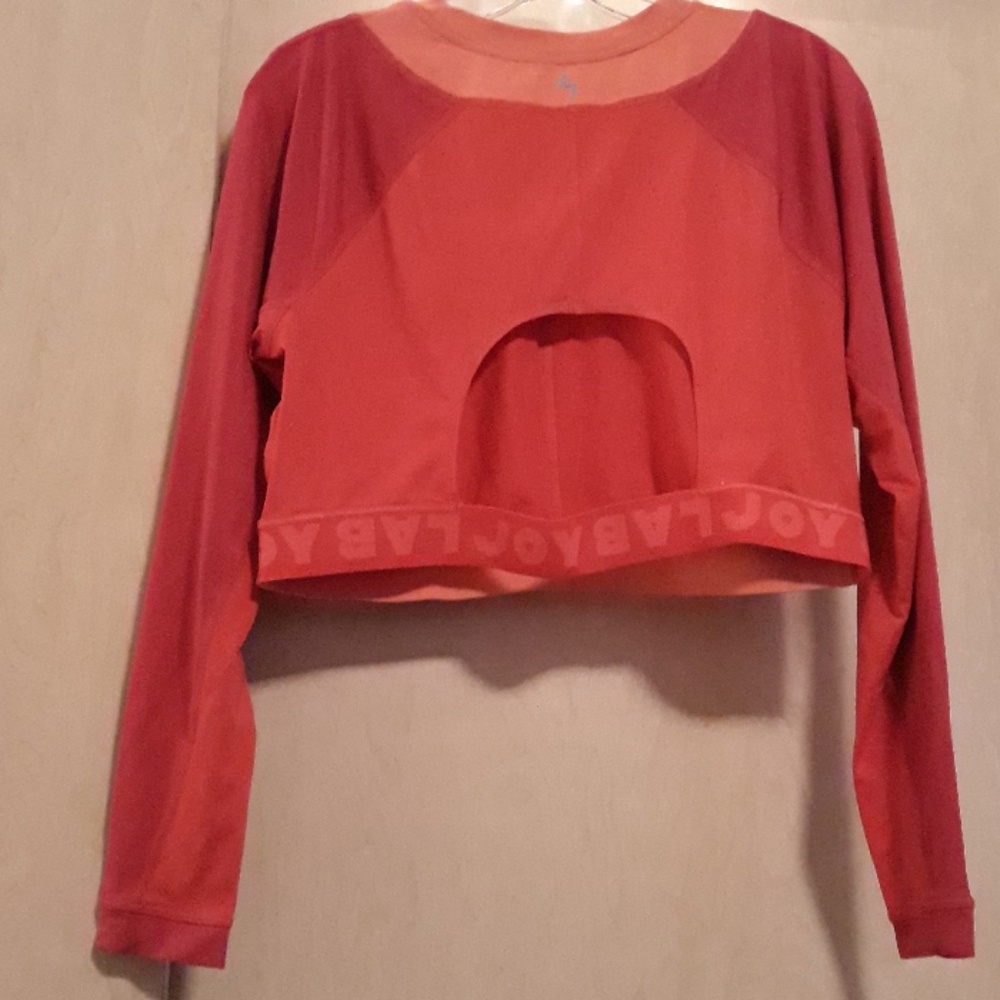 Crop top - Picture 2 of 2